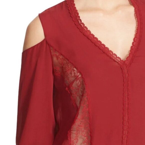 Alice + Olivia Women's Farah Sheer Lace Cold-Shoulder Top - Picture 3 of 8